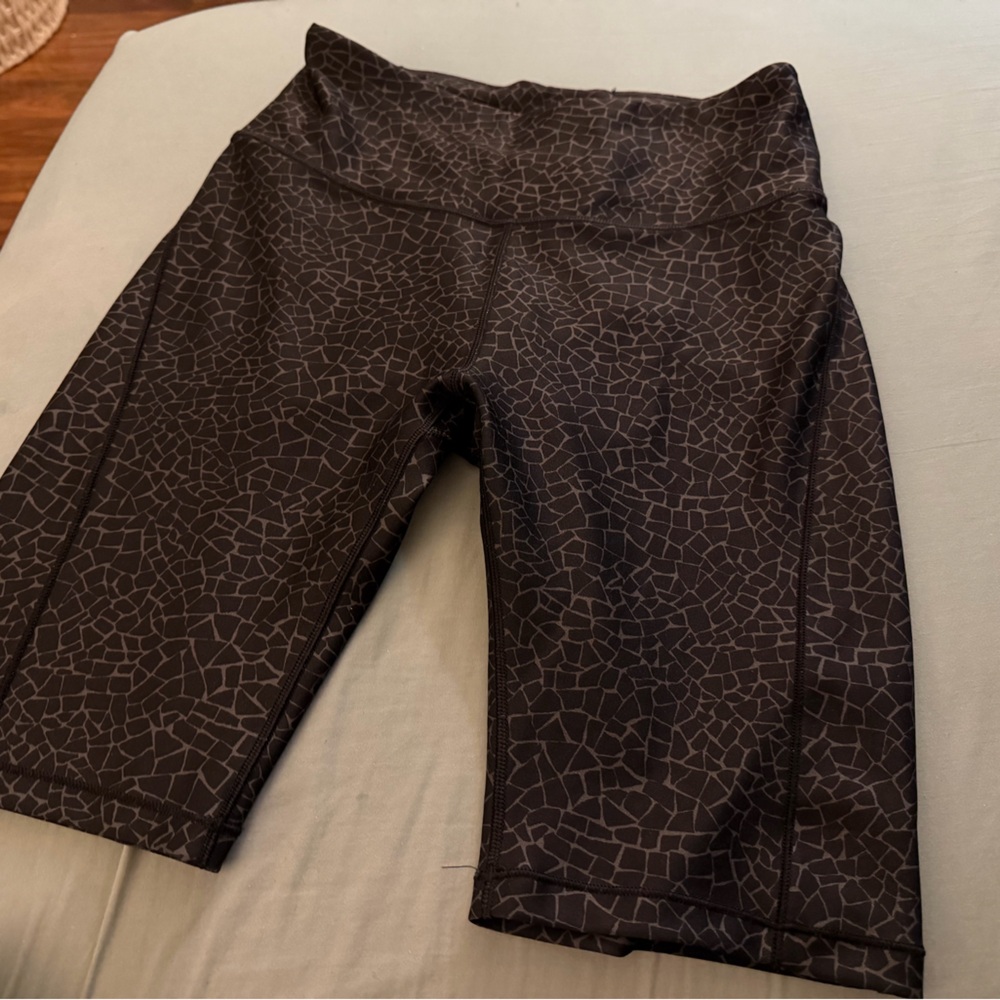 Calia Athletic Leggings Cropped Black Crackle Print High Rise Capri Leggings